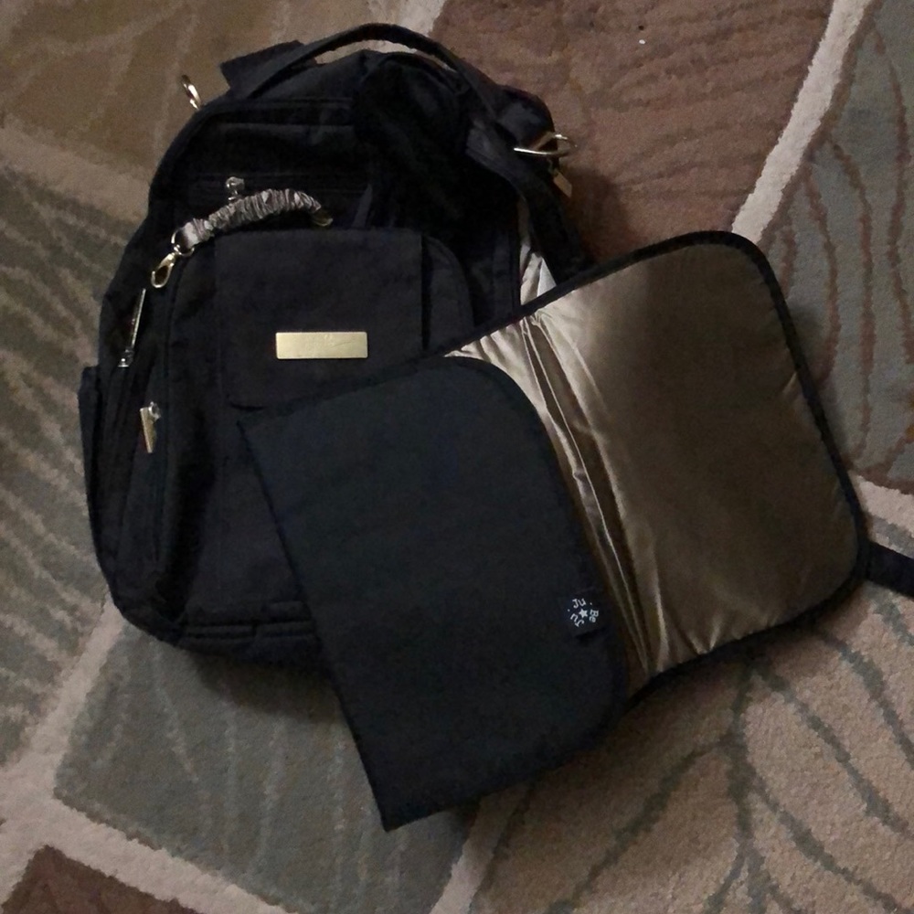 Black jujube Be Right Back Diaper Bag 🖤